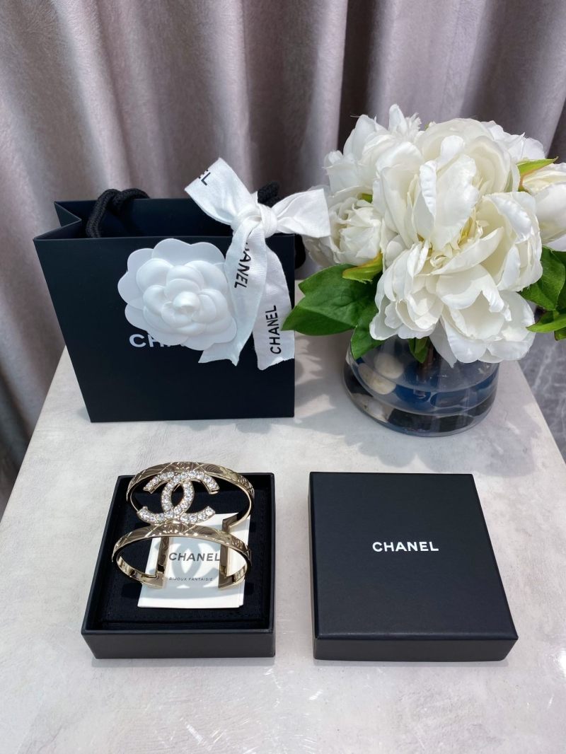 Ch**el bracelets